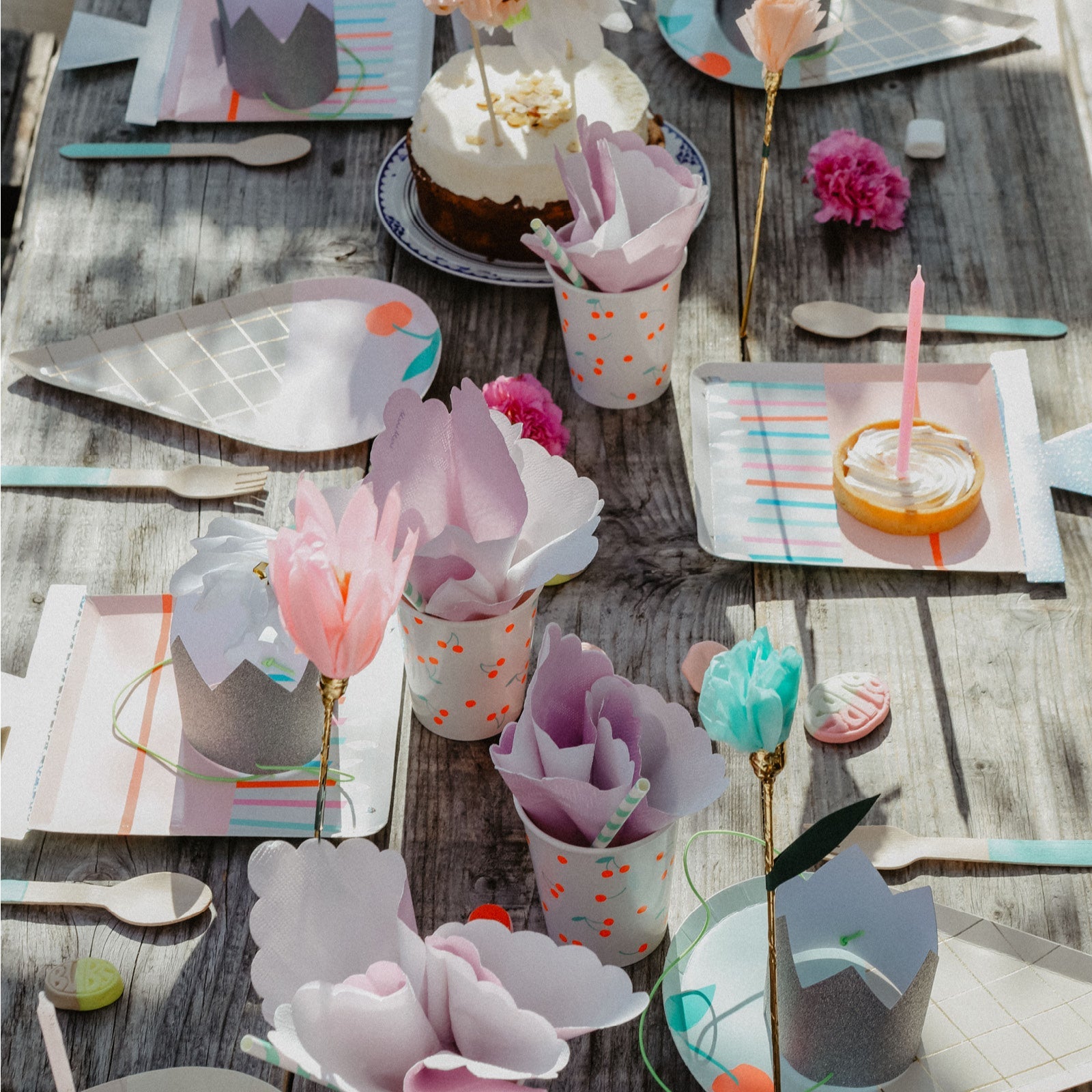 Meri Meri papptallerkener, Birthday cake - 8 stk