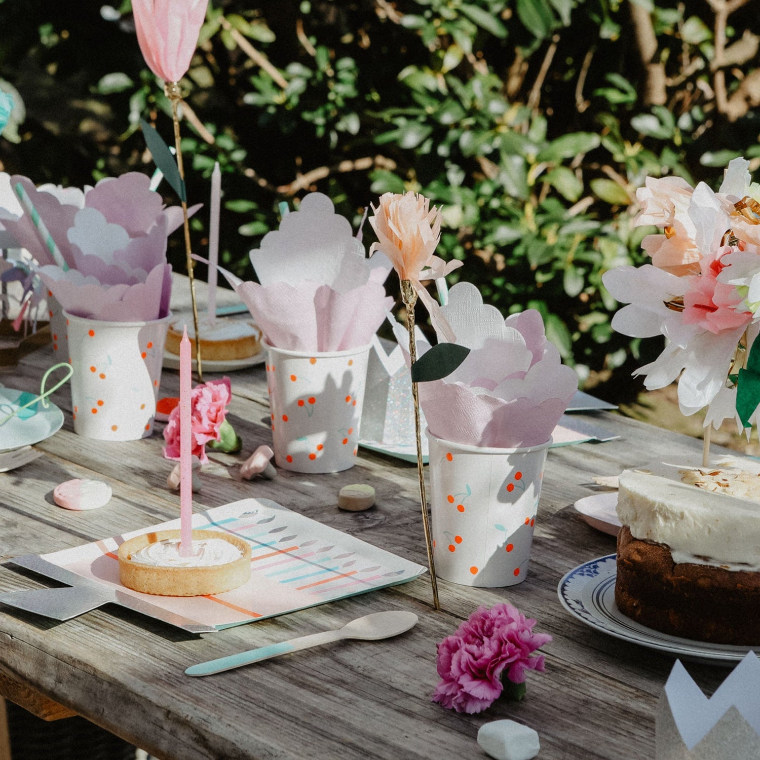 Meri Meri papptallerkener, Birthday cake - 8 stk
