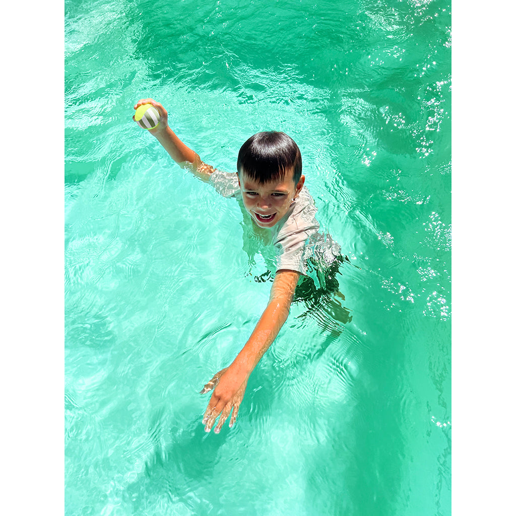 Sunnylife neoprenballer, sett med 2 stk. - Skim Ball Set Tides Out Citrus