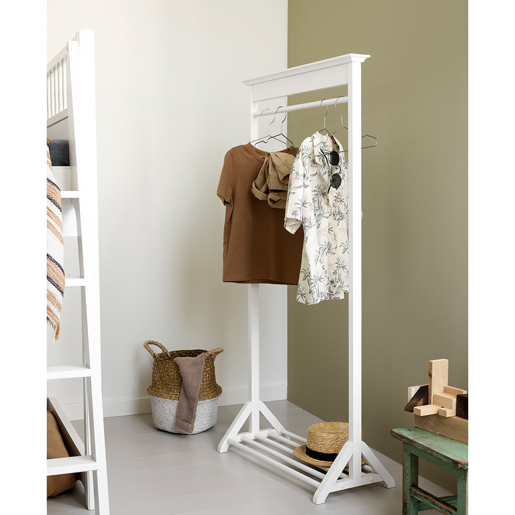 Oliver Furniture Seaside klesstativ i tre