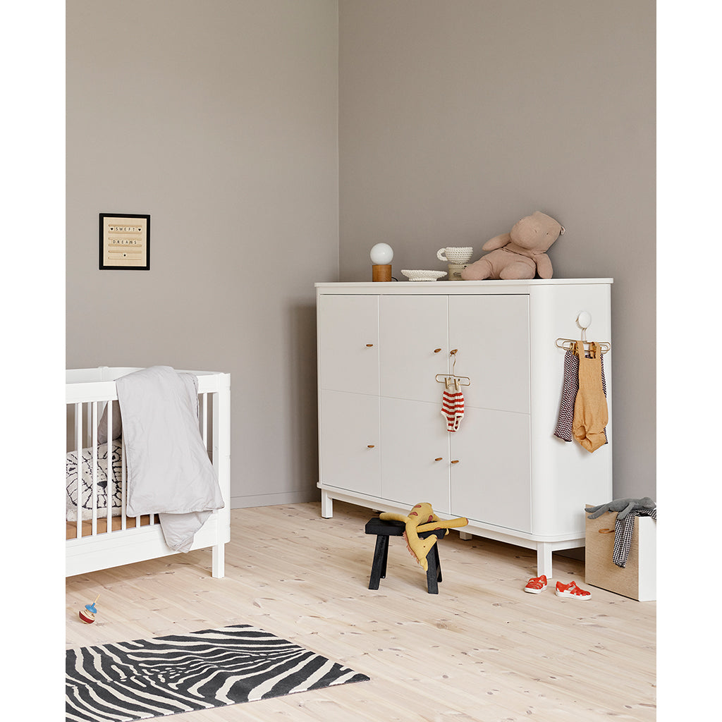 Oliver Furniture Wood multiskap m. tre dører, hvit