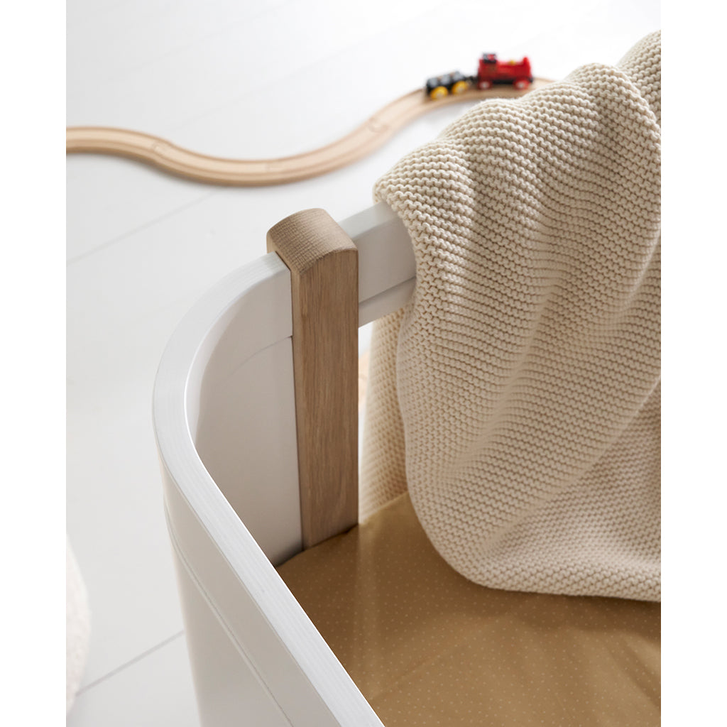 Oliver Furniture, Wood Mini+ Basic sprinkelseng - hvit/eik