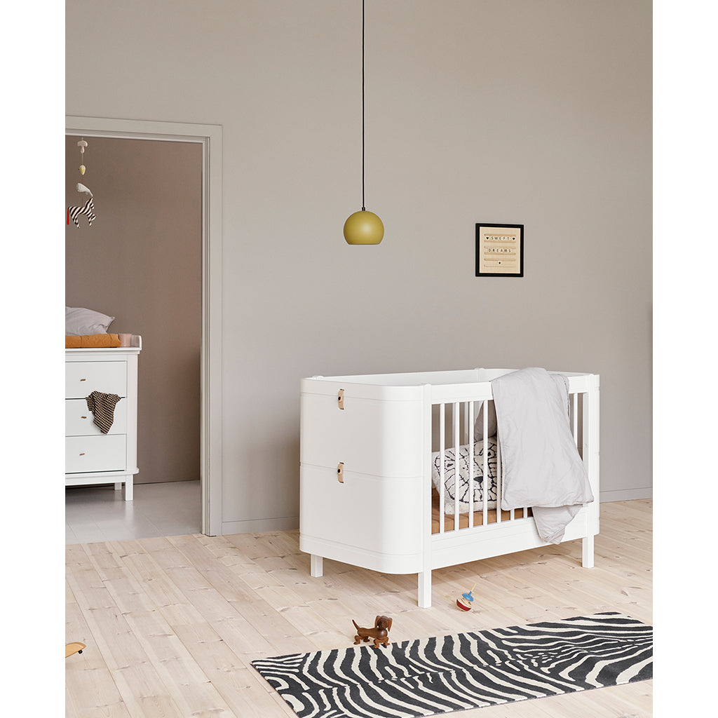 Oliver Furniture, Wood Mini+ Basic sprinkelseng - hvit