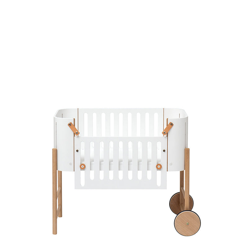 Oliver Furniture Wood Co-sleeper babyseng i hvid og eg