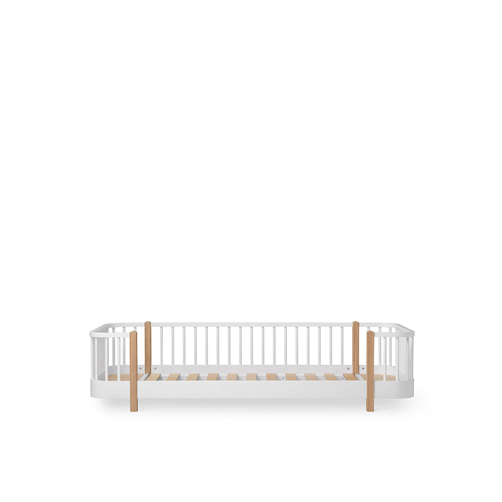 Oliver Furniture, Wood Original, Gulvseng - Hvit/Eik