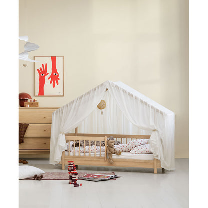 Oliver Furniture Wood Original juniorseng med sengeside og hvid senghimmel