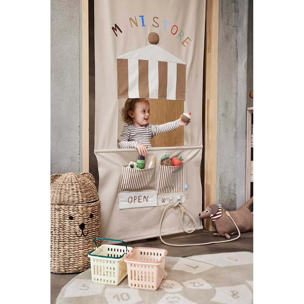 OYOY Yummy Mini butikk, Butiksgardin