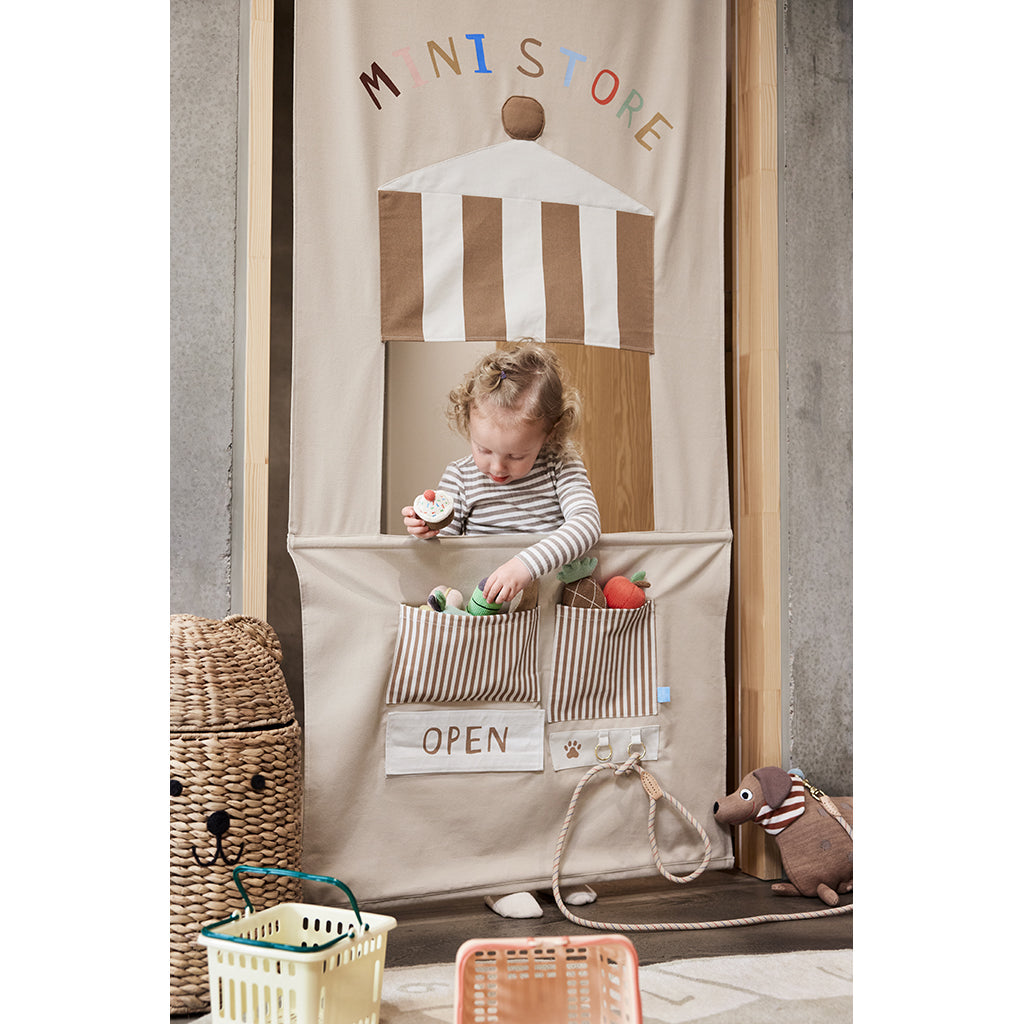 OYOY Yummy Mini butikk, Butiksgardin