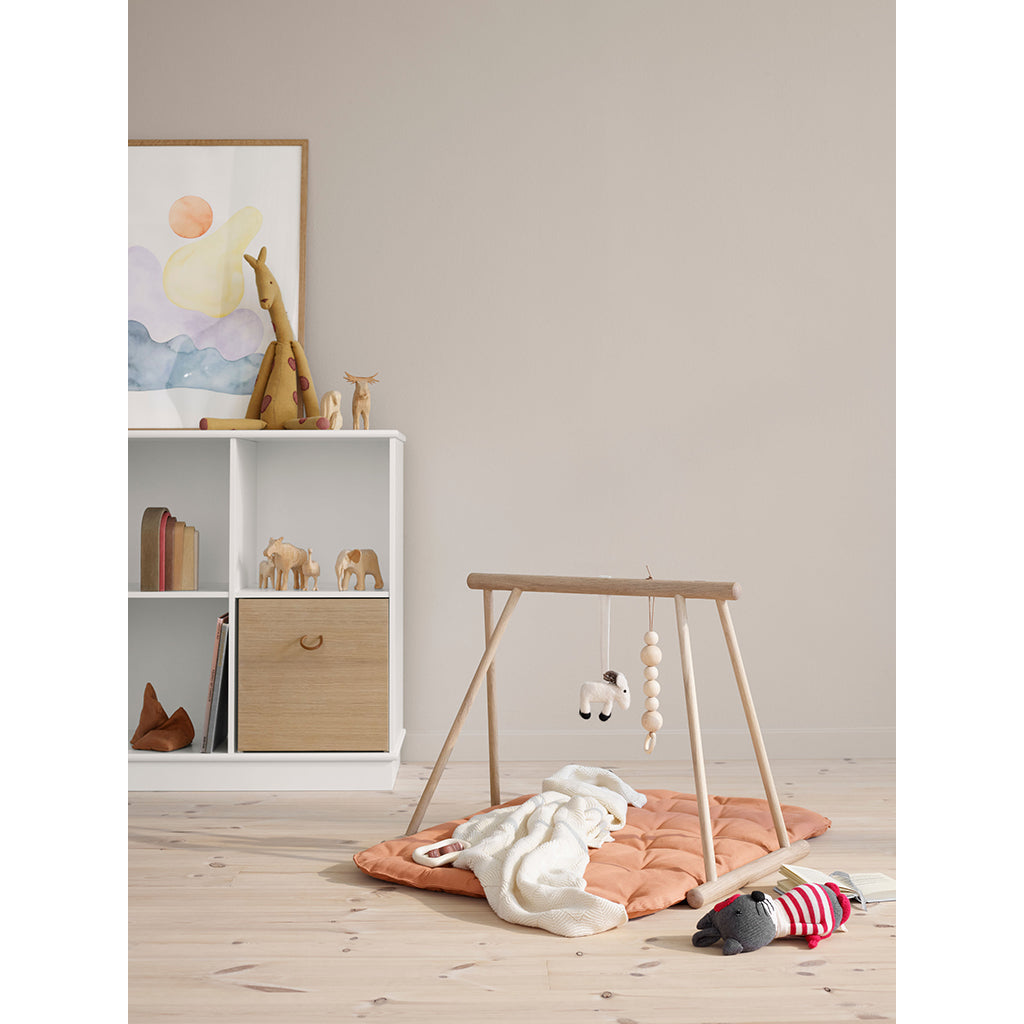 Oliver Furniture Baby gym, Aktivitetsstativ i tre - Eik