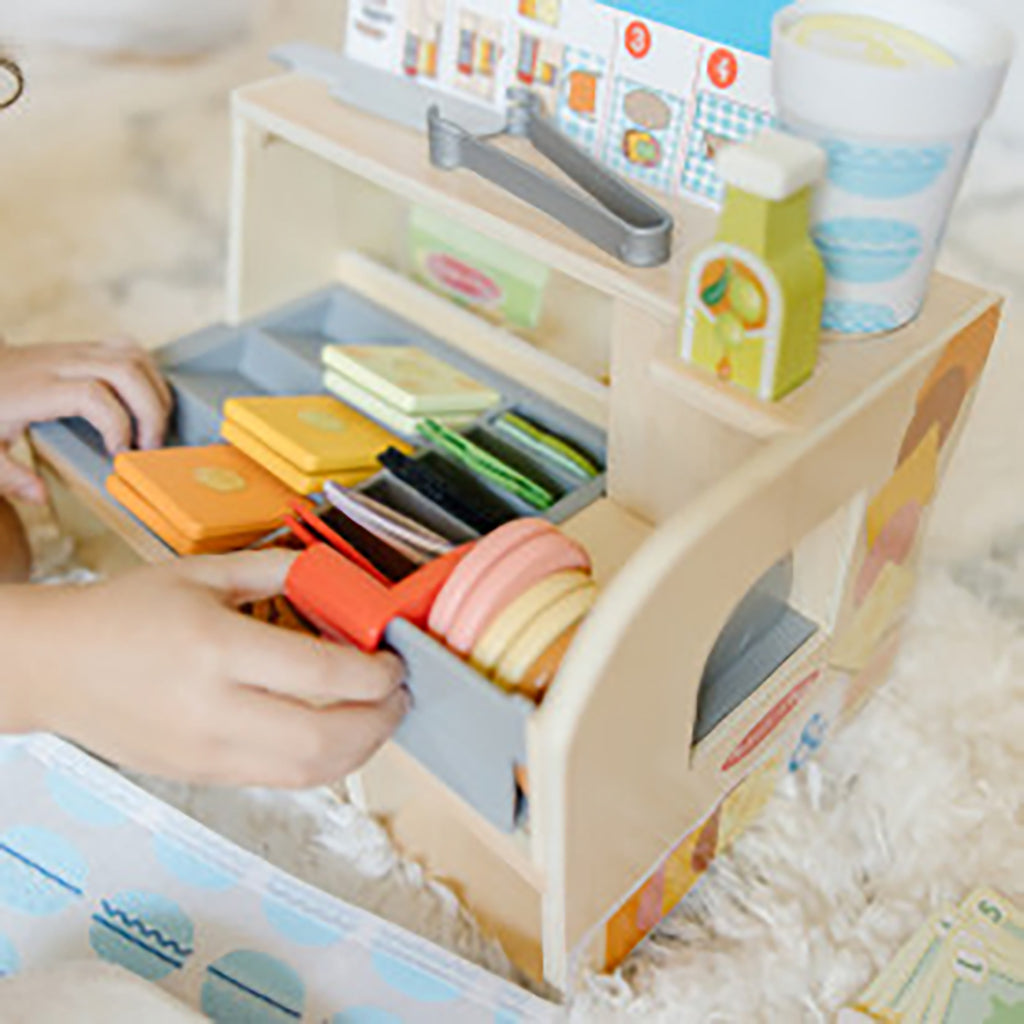 Melissa &amp; Doug Lekemat i tre, Sandwichbar - 56 deler