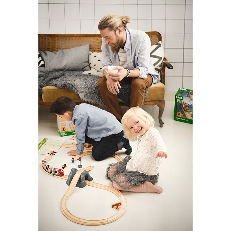 Brio Togbane, Polititstasjon