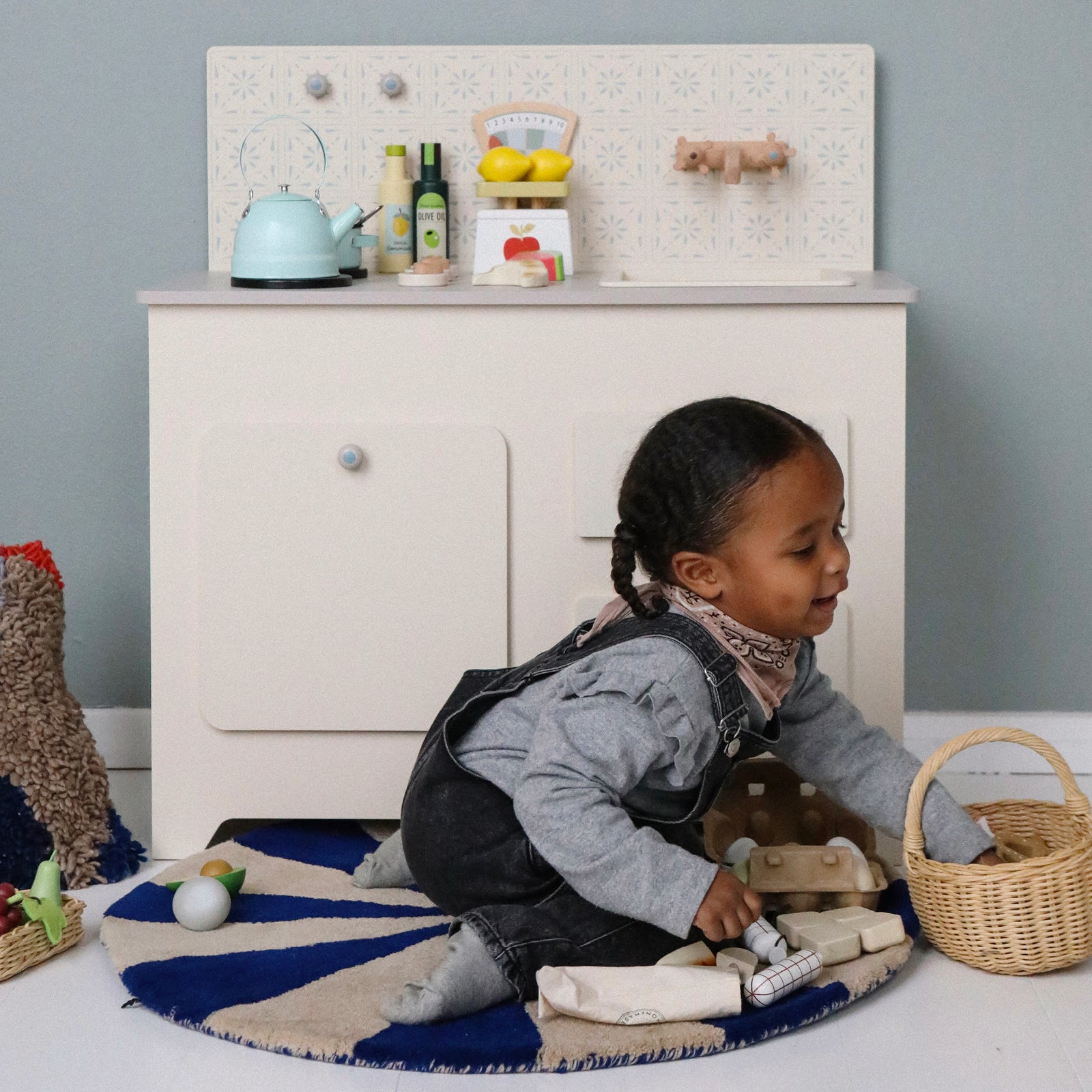 ferm Living gulvteppe, rundt - Arch small, bright blue/off-white