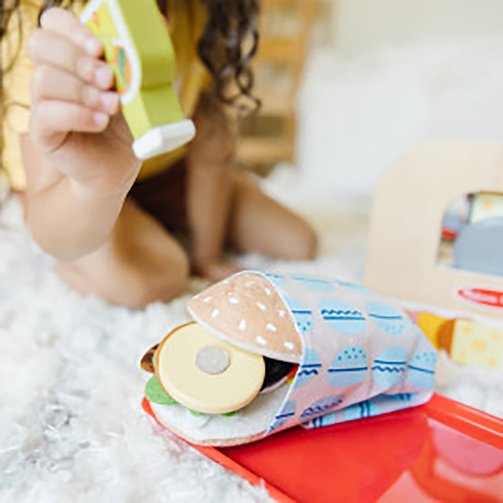 Melissa &amp; Doug Lekemat i tre, Sandwichbar - 56 deler