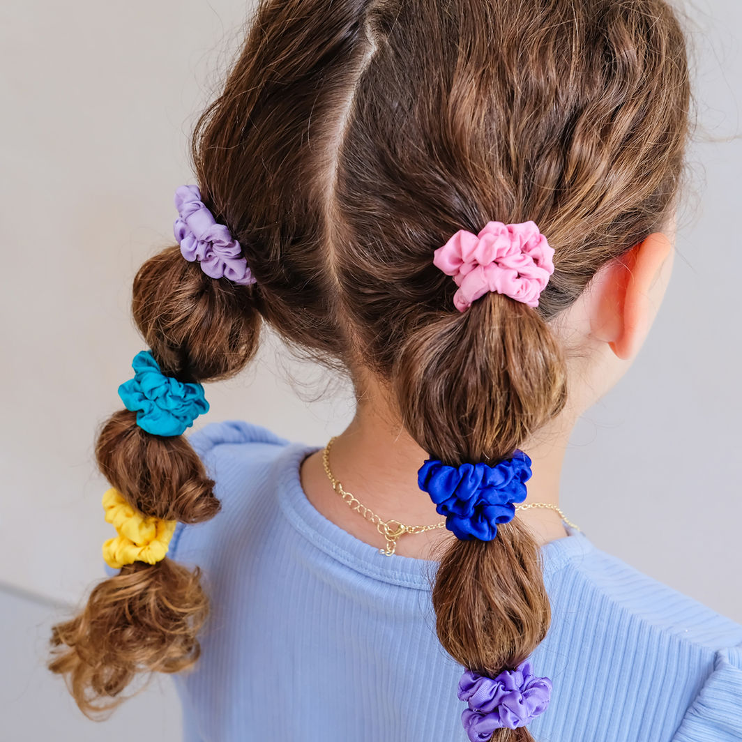 Mimi &amp; Lula 9 scrunchies-hårelastikker – Bright Satin