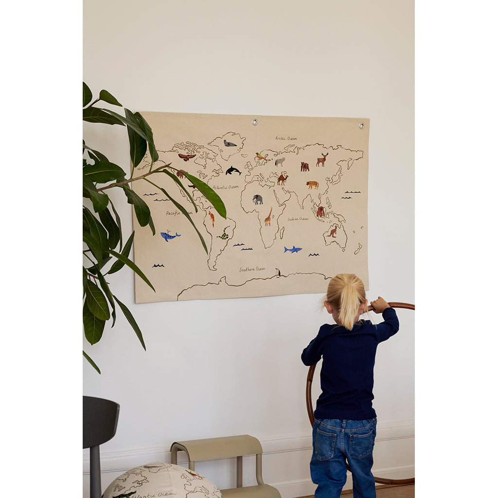 ferm Living veggoppheng/tekstilbilde, The World - off-white