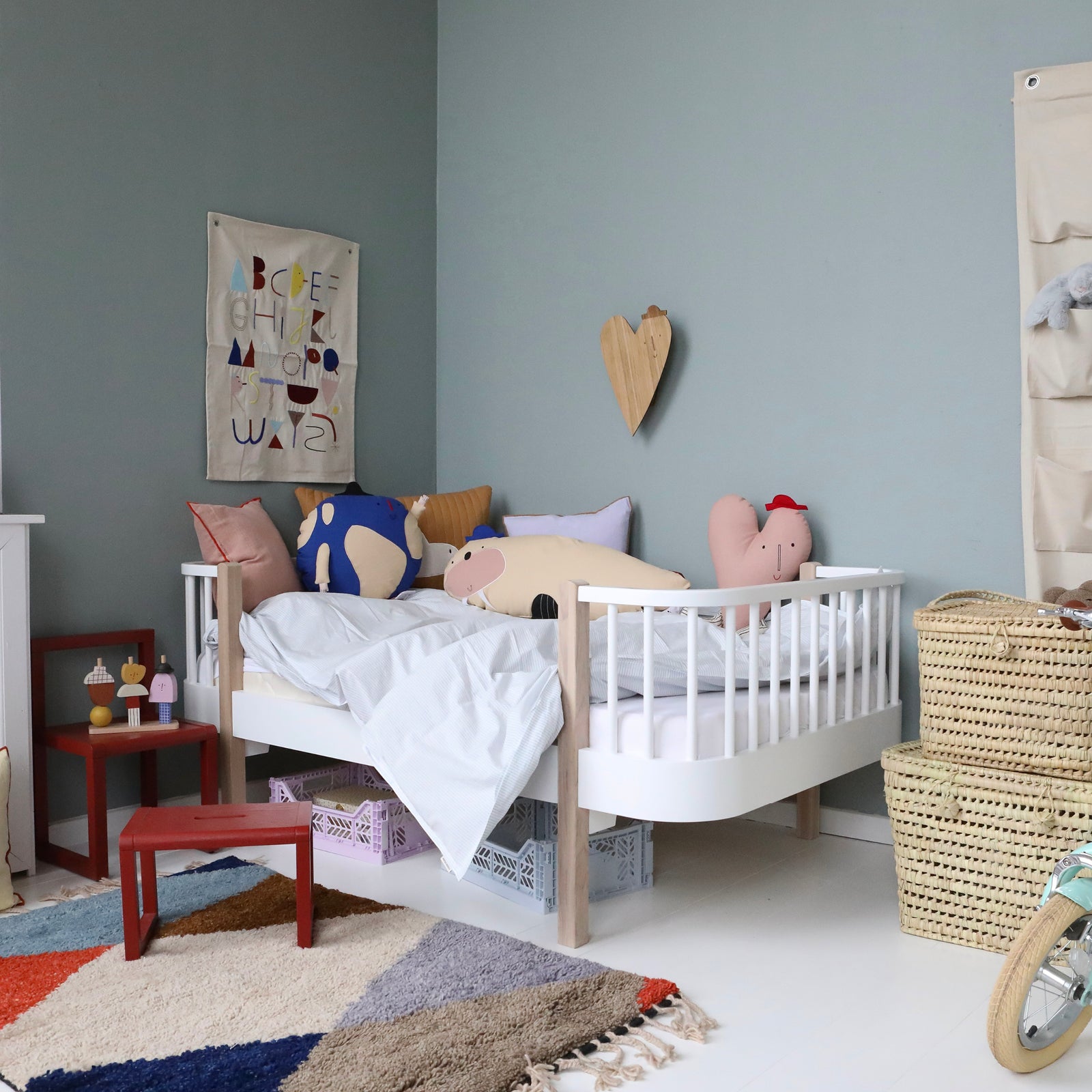 Bonton flettet kurv m. lokk og håndtak