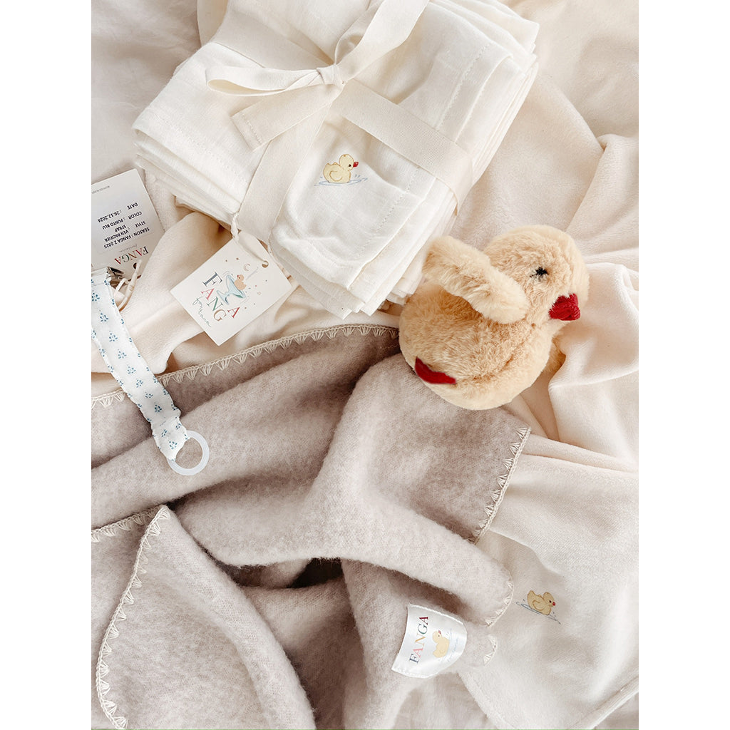 Fanga Fontana Erba babytteppet i ullfleece, Oatmeal melange