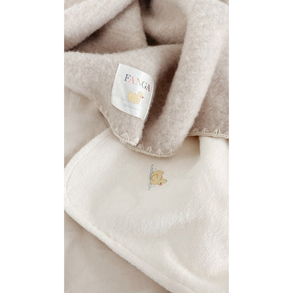 Fanga Fontana Erba babytteppet i ullfleece, Oatmeal melange