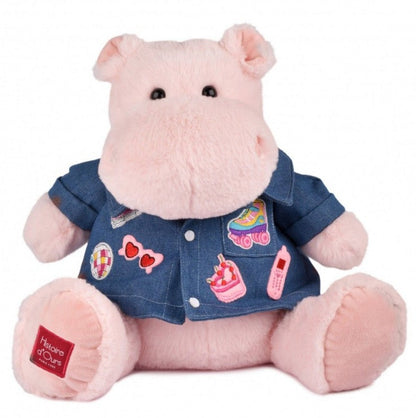 Flodhest-bamse med denimjakke, Histoire D&