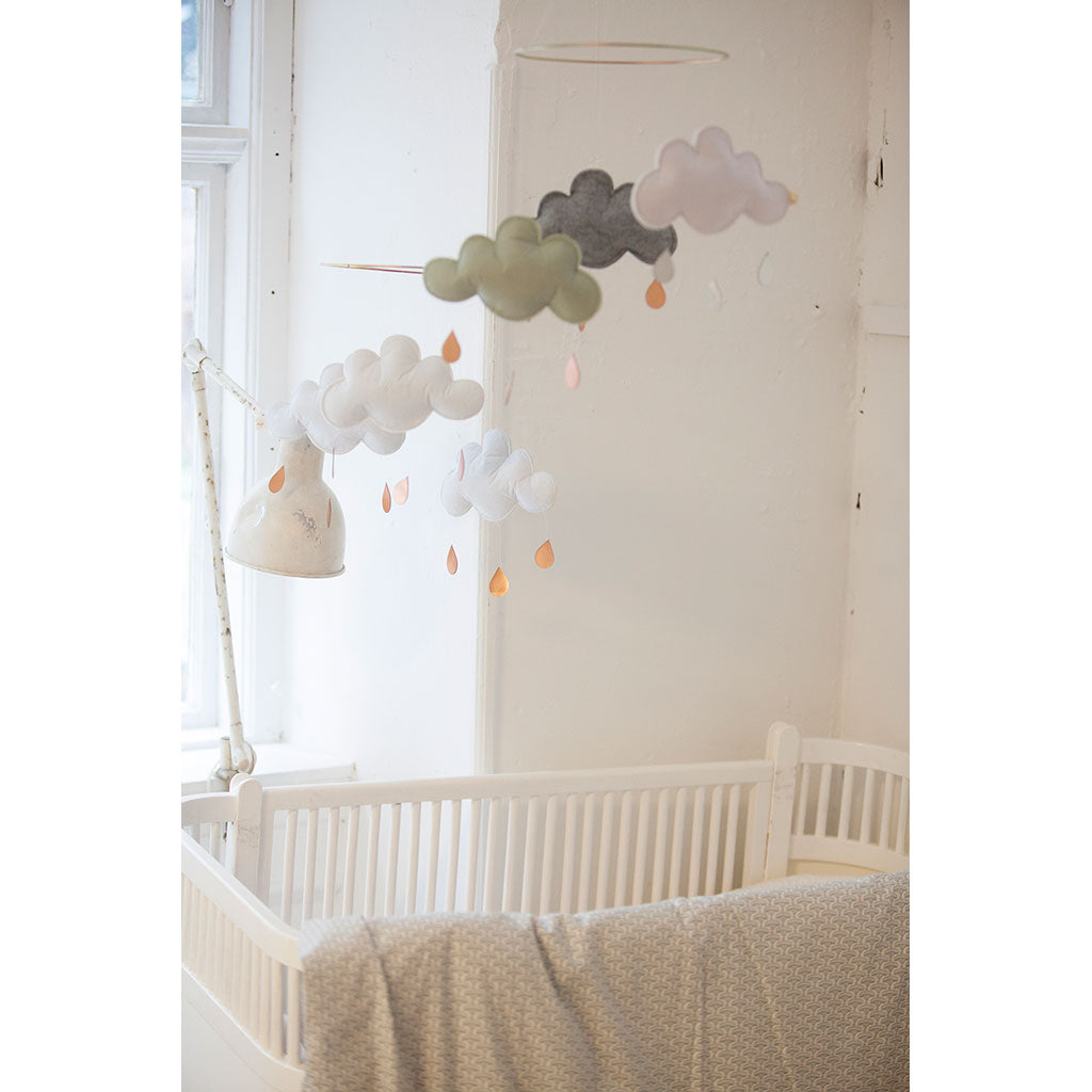 Konges Sløjd uro m. skyer, Snowberry