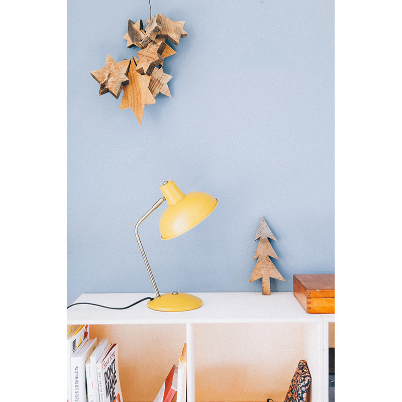 Leitmotiv Hood bordlampe i metall, Matt curry yellow