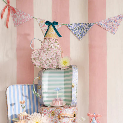 Liberty girlander med bølget kant