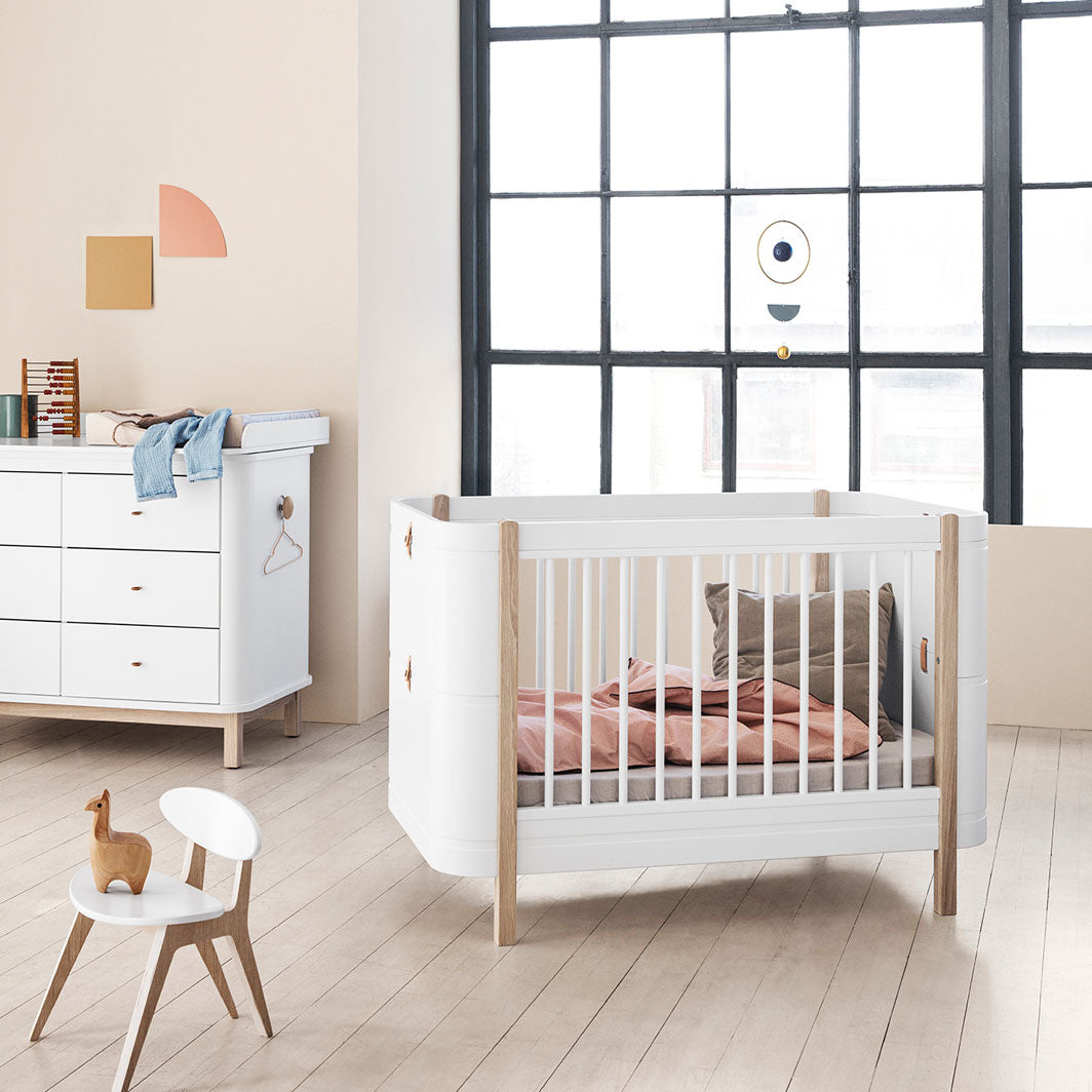 Oliver Furniture, Ombyggingssett, fra Wood Mini+ Sprinkelseng til halvhøy seng - hvit/eik