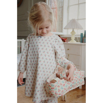 Konges Sløjd Lea babydukke i lift, Lumina