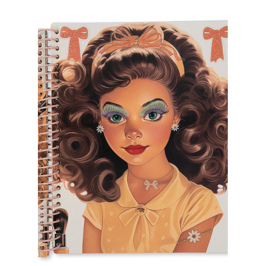 Konges Sløjd glam me up, Klistremerkebok