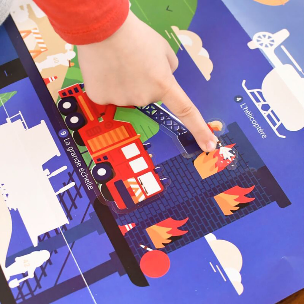 Poppik klistremosaikk i papir, plakat og 44 klistremerker – Kjøretøyer