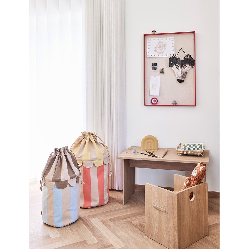 OYOY Saga Kurvsett, sett med 2 stk. Ice blue/red