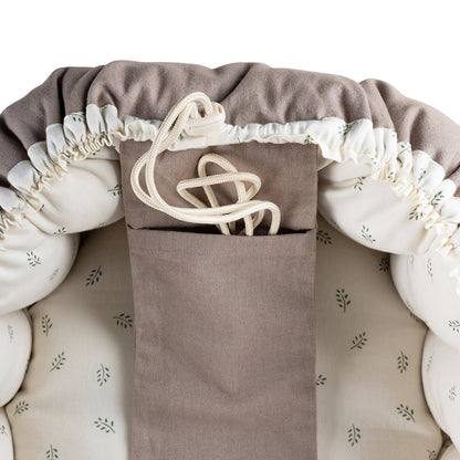 Sebra 3-i-1 babynest, babylift og lekematte, Sophora Leaves - Beige