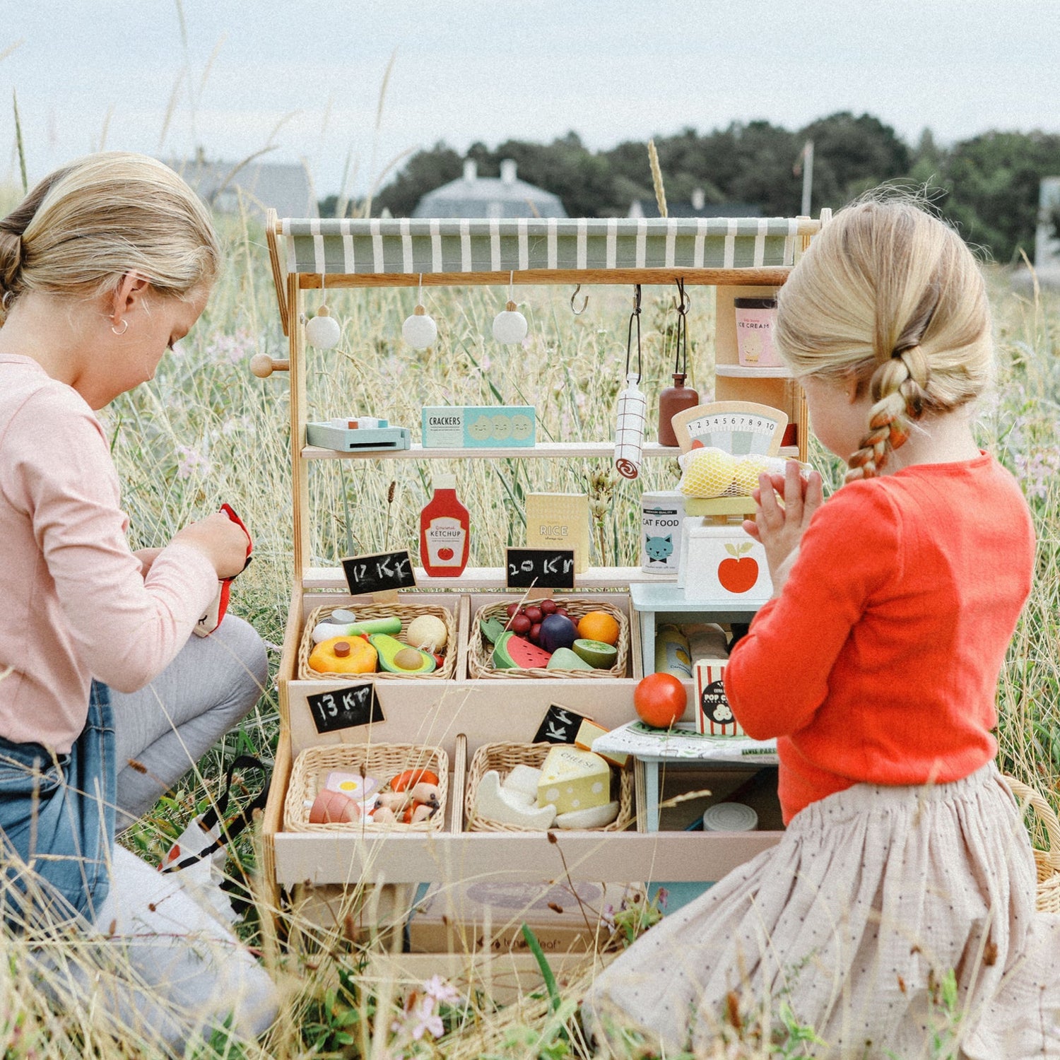 Tender Leaf, Markedsbod i tre