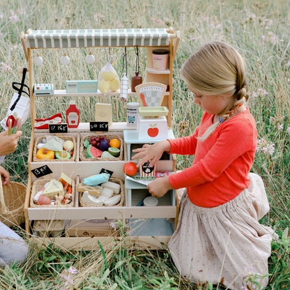 Tender Leaf, Markedsbod i tre