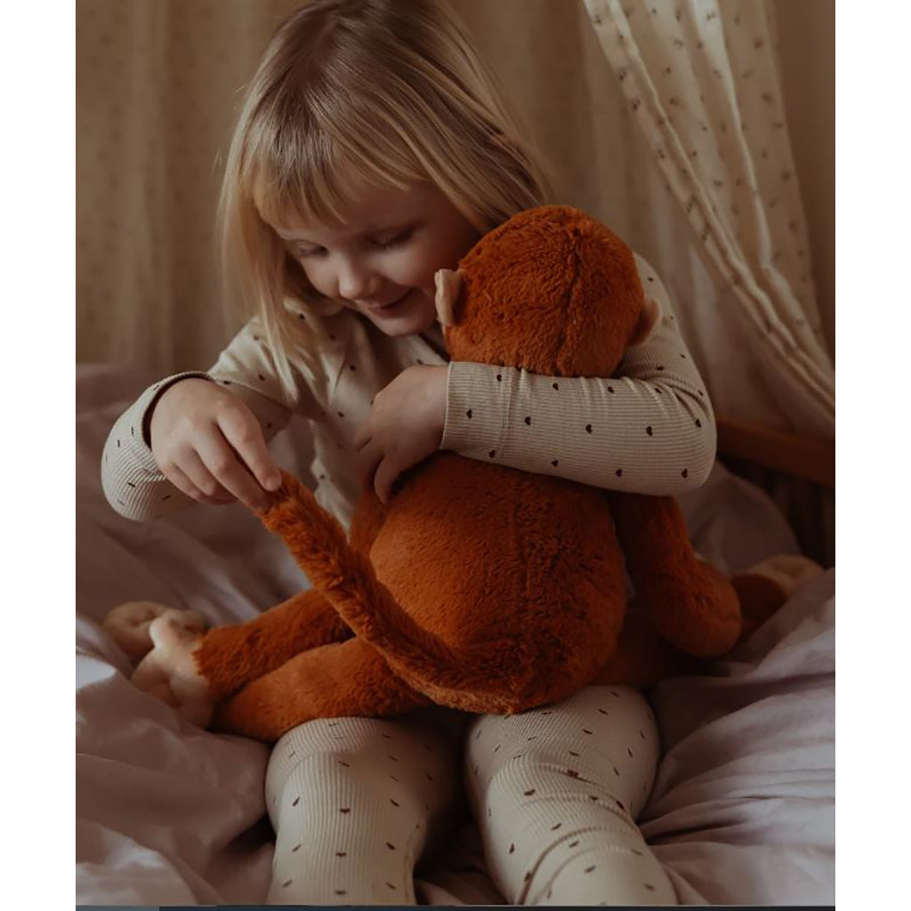 By Astrup tyngdedyr, ape - 1,8 kg