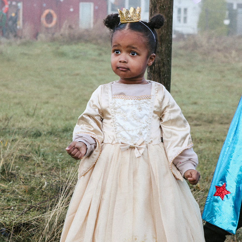 Den goda Fen, Prinsessekrone i metall m. perler